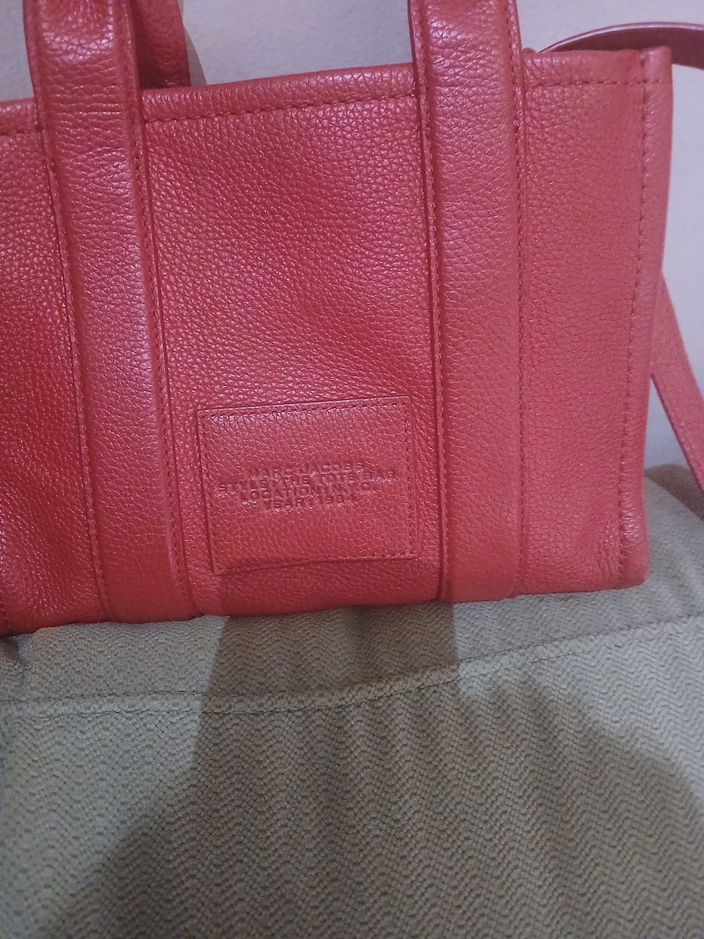 Marc Jacobs Coral Red Pebbled Leather The Tote Bag - Picture 5 of 6